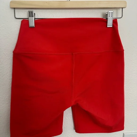 ALO Yoga Women's High Rise Bike Shorts - Red - Small - Picture 2 of 3